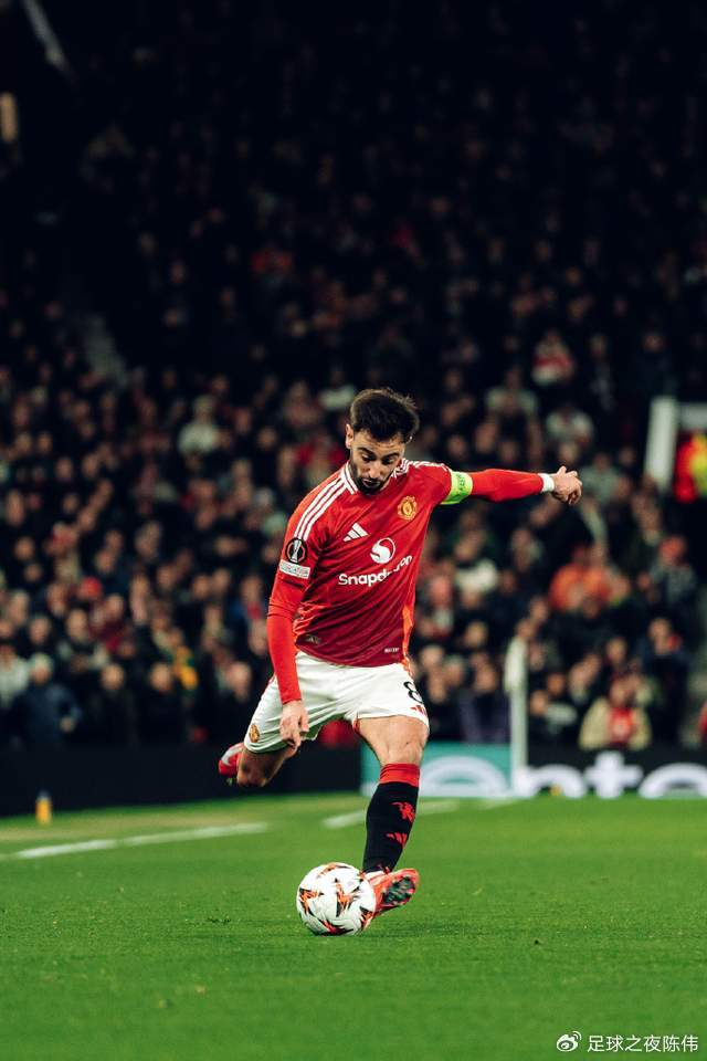 世界杯高清直播app官网-英超-纽卡VS曼联:红军欧冠资格都难,红魔理论上能争冠|利物浦|纽卡斯尔|维拉|切尔西|阿斯顿维拉_新浪体育_新浪新闻