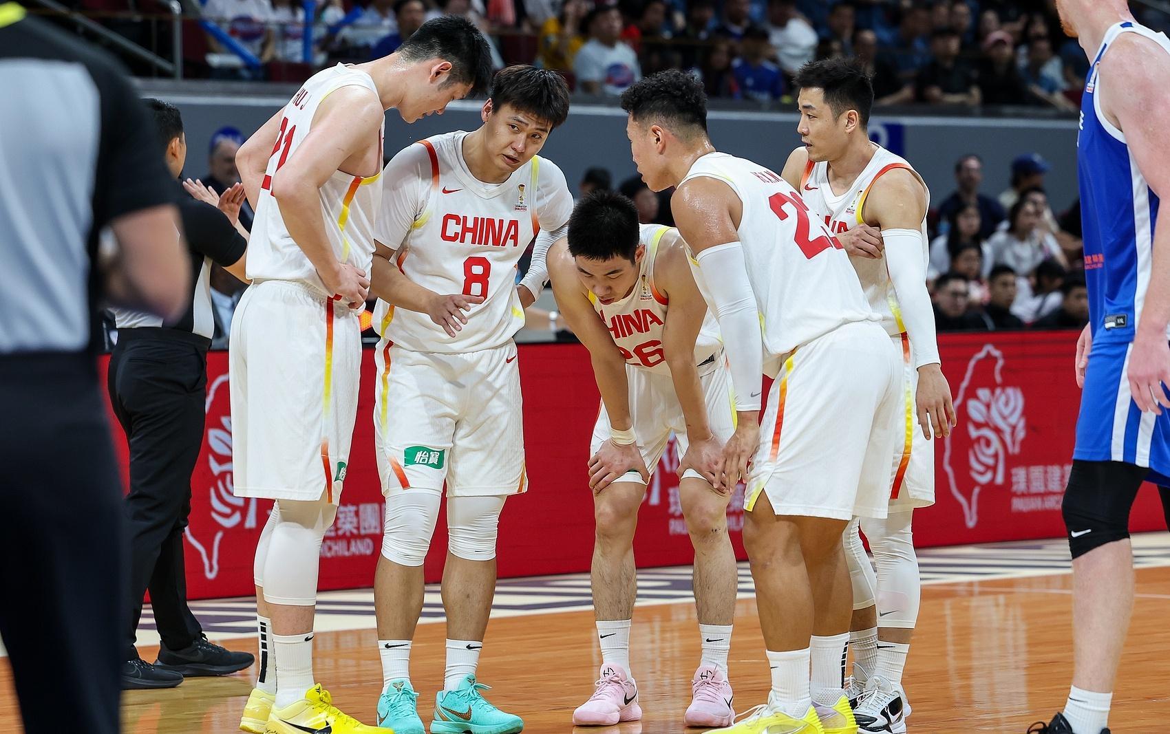 赵睿哭了！中国男篮两连胜，产生4个不争事实，首支晋级球队诞生