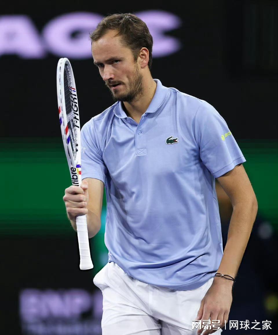 世界杯手机直播平台-梅总赢球被调侃靠好友德约间接助力，赛后解释投诉德雷珀原因扎心